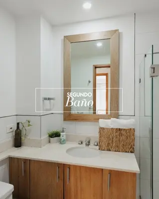 a bathroom with a sink and a mirror at Cartagena Apartamento 409 Edf Morros 922 ToLuSa in Cartagena de Indias