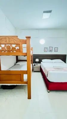 a bedroom with two bunk beds in a room at !Aprovecha Excelente Apartamento Para Vacacionar en Cartagena in Cartagena de Indias
