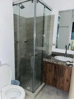 a bathroom with a shower with a toilet and a sink at Habitación Disponible en Cartagena cerca a la terminal de transporte in Cartagena de Indias