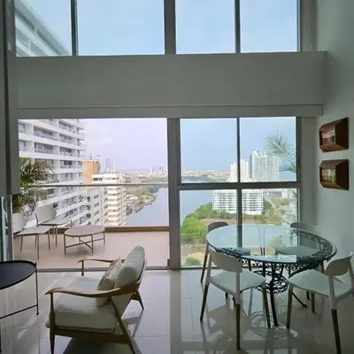 Duplex de Lujo nuevo con vista increible al centro y la playa