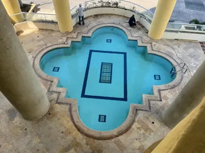 an overhead view of a swimming pool in a building at Cabrero, cerca de la Ciudad Amurallada y playa in Cartagena de Indias