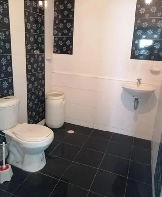 a bathroom with a toilet and a sink at Cabaña Moñitos cerca al mar e Isla Fuerte in Moñitos