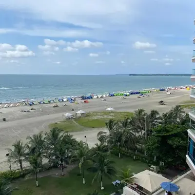 Sunshine 503 Beautiful SeaView 2Beds2bath w AC front Beach