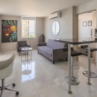 Stylish & Renovated Condo in El Laguito