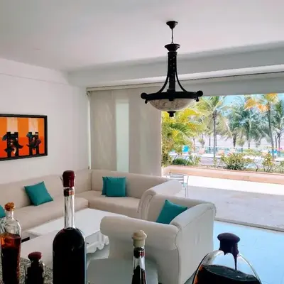 Apartamento con vista frontal al mar.