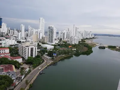 an aerial view of a city with a river and buildings at Exclusivo Apartamento con vista al mar in Cartagena de Indias