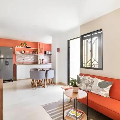 Lindo apto cerca del Malecón con patio y terraza