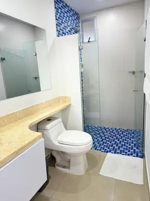 a bathroom with a toilet and a shower at Alojamiento Cartagena frente Al Mar in Cartagena de Indias