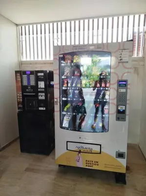 a video game vending machine in a room at Cartagena Martinique - Hermoso apartamento con Jacuzzi en el Balcón! in Cartagena de Indias