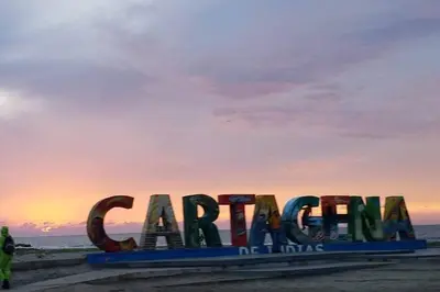 a sign that says car park on the beach at Cómodo Ap Frente al mar, cerca a la murallas in Cartagena de Indias