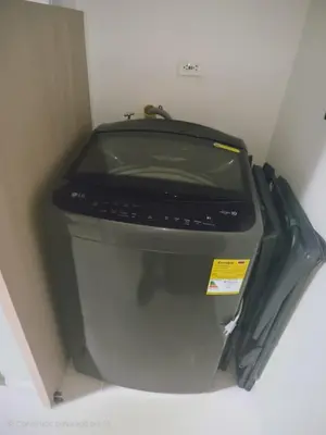 a computer monitor sitting on top of a wall at Hermoso apartamento in Cartagena de Indias