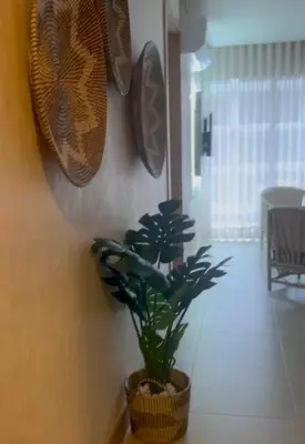 a plant in a pot on a table in a room at Apartamento de lujo para estrenar en Morros Cartagena in Cartagena de Indias