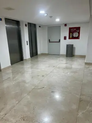 a large empty room with a large tile floor at Cartagena Bella Por Días in Cartagena de Indias