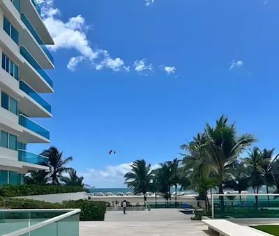 a view of the beach from a building at Lindo apto con salida directa a la playa in Cartagena de Indias