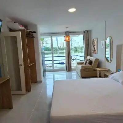 Loft MR1-4G facing the sea in a high level neighborhood