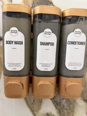a group of three bottles of body wash and shampoo at Apto refugio del mar in Cartagena de Indias