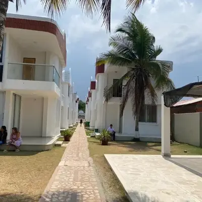 Cabaña 5 - Conjunto frente al mar con piscina