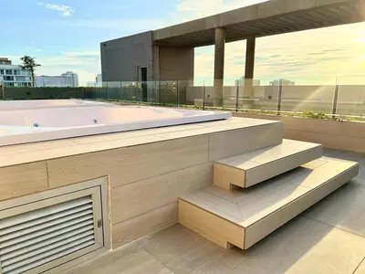 a large bath tub sitting on top of a building at Suite 1010 - Ocean View - Distrito90 in Barranquilla