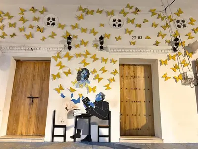 a mural of stars on the wall of a building at Bohemia home Getsemaní in Cartagena de Indias