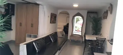 a living room with a couch and a table at apartamento 3 habitaciones totalmente equipado in Cartagena de Indias