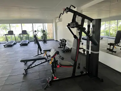 a gym with several tread machines in a room at Ubicación soñada en Cartagena | Apartamento premium en Baia Kristal in Cartagena de Indias