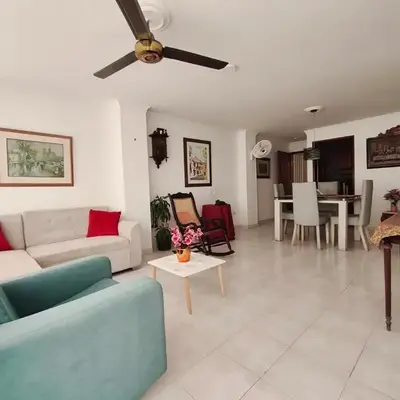 Comodo apartamento cerca al aeropuerto y la playa