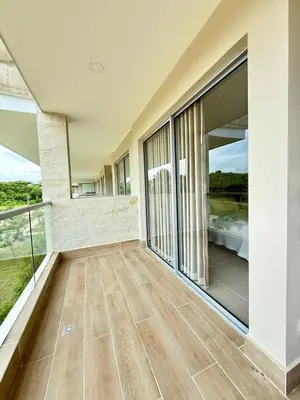 an empty balcony with sliding glass doors in a house at 2BR 2BA Apt Baia Kristal Cartagena Crystal Lagoon in Cartagena de Indias