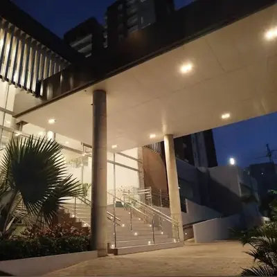 Apartamento cerca Malecón y CC mall plaza