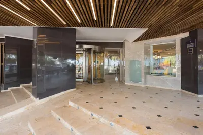 a lobby of a building with a lobby at Hotel Regatta Cartagena in Cartagena de Indias