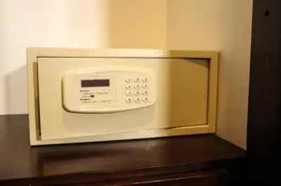 a microwave oven sitting on top of a table at Hotel Buenos Aires in Cartagena de Indias