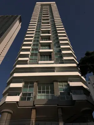 a tall building with a lot of windows at Excelente Apartamento en Murano Elite en Bocagrande, Cartagena in Cartagena de Indias