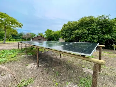 a table with a solar panel on top of it at Hotel Las Casitas De Mar Adentro in Isla Grande