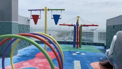 a playground on the roof of a building at Spiaggia di Cartagena primera línea de playa in Cartagena de Indias