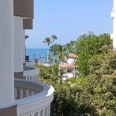 Amplio dúplex con playa y mall a una cuadra