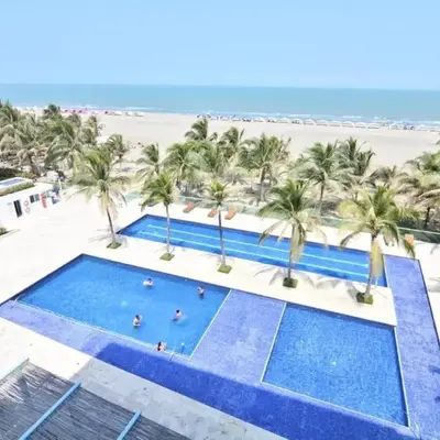 Cartagena Genius Morros frente al mar