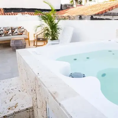 Casa Quero 915 4BR House Old City rooftop jacuzzi AC full Wifi