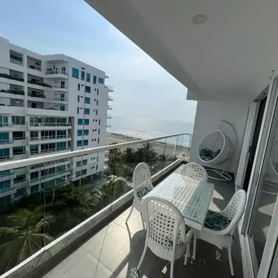 Hermoso apartamento con vista al mar y salida directa a la playa