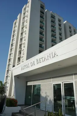 a building with a sign that reads antidepressdb de berlinaria at Apartamento moderno y centrado en Barranquilla in Barranquilla